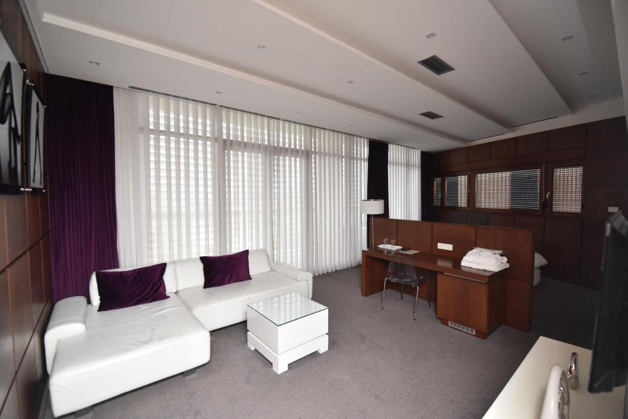 Sesto Senso Hotel Требине Екстериор снимка