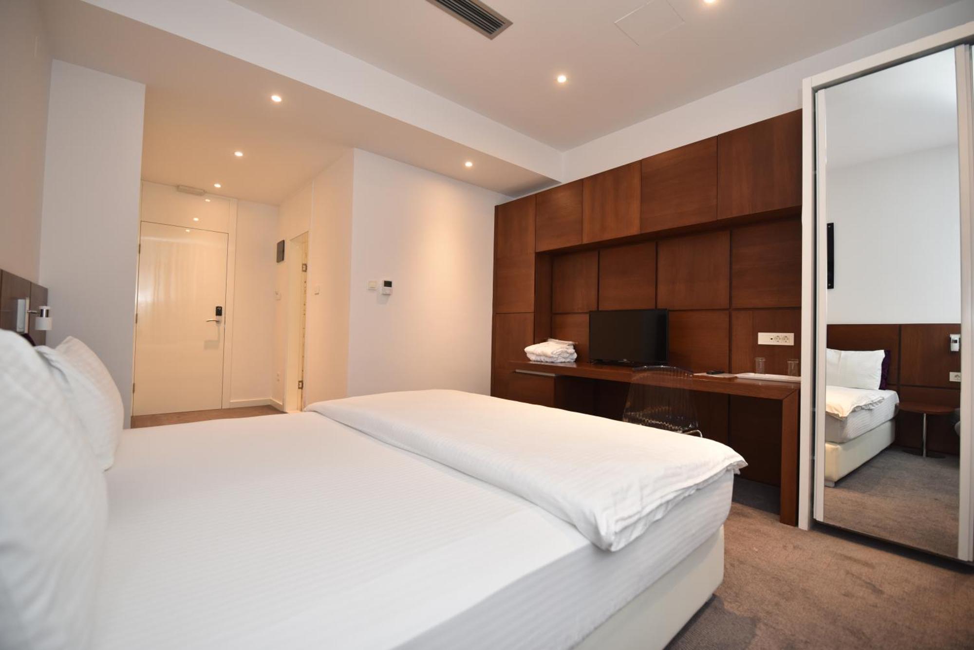 Sesto Senso Hotel Требине Екстериор снимка