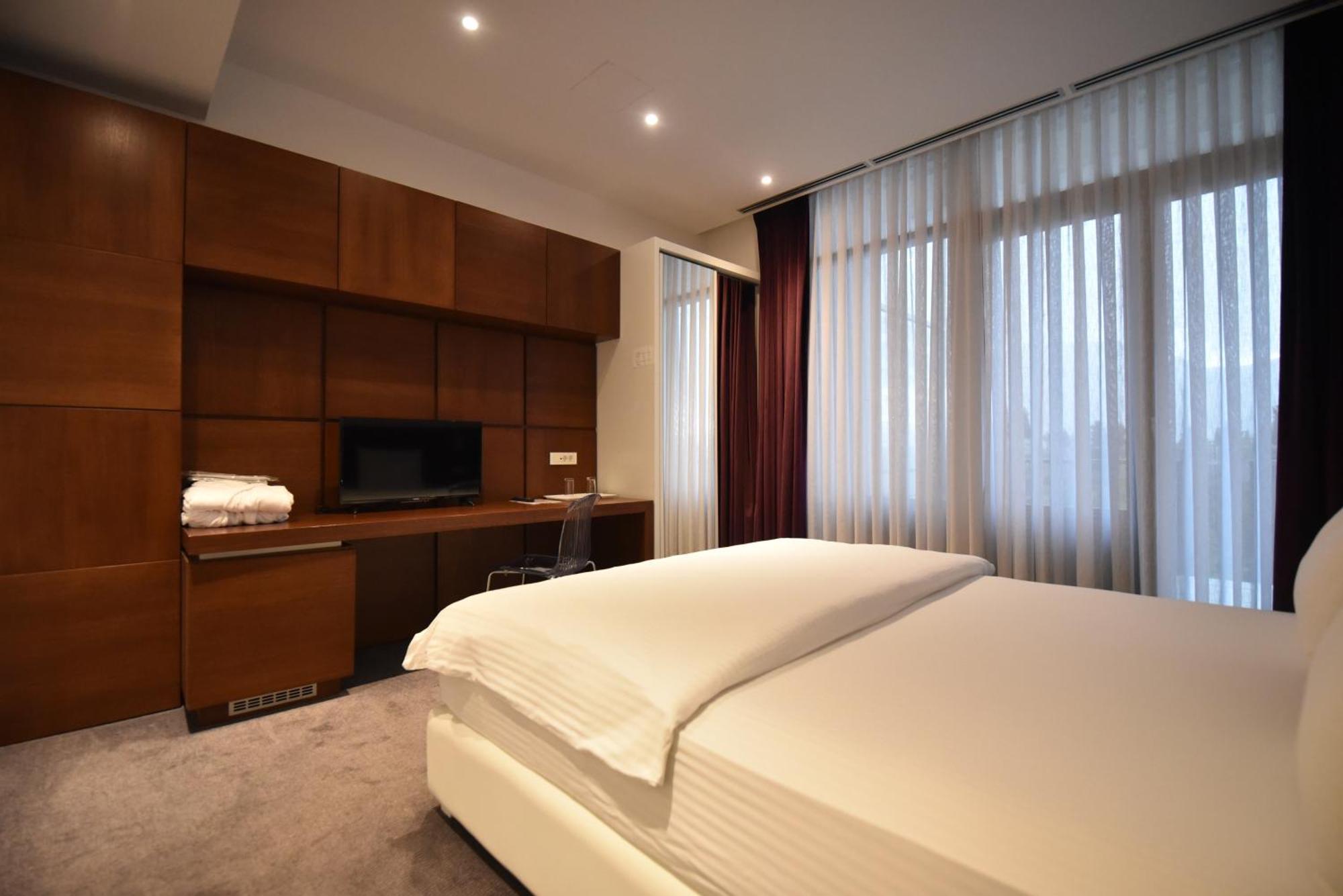 Sesto Senso Hotel Требине Екстериор снимка
