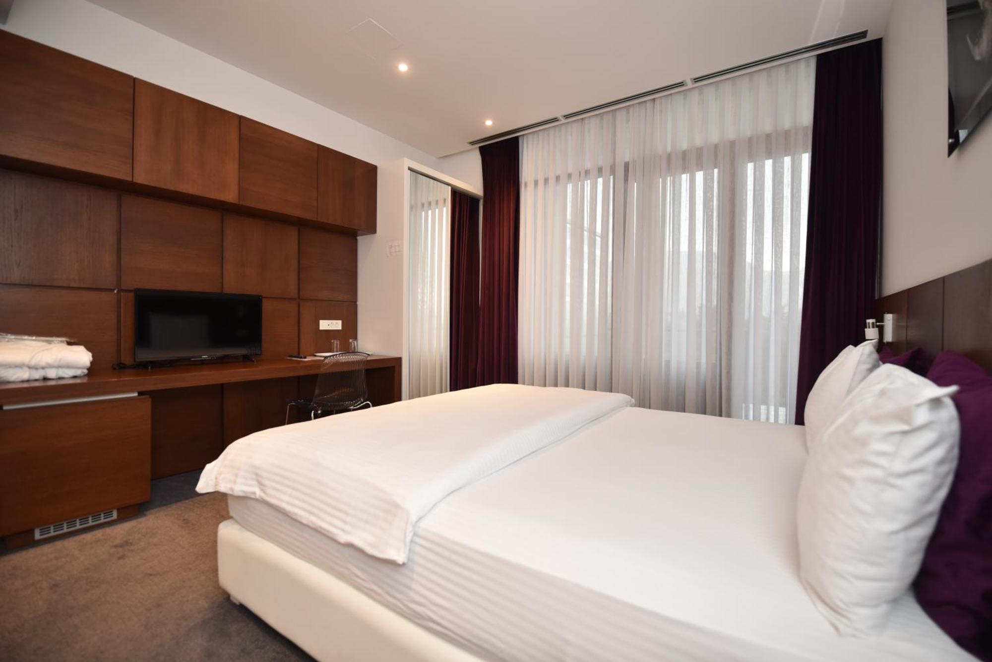 Sesto Senso Hotel Требине Екстериор снимка