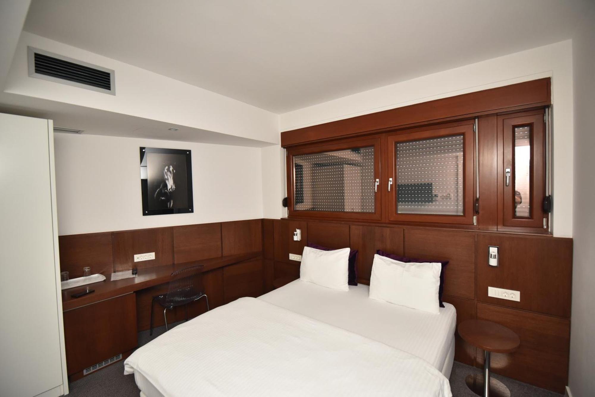 Sesto Senso Hotel Требине Екстериор снимка