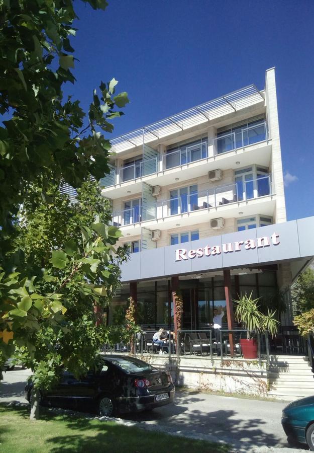 Sesto Senso Hotel Требине Екстериор снимка